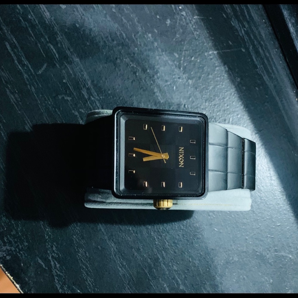 NIXON WATCH